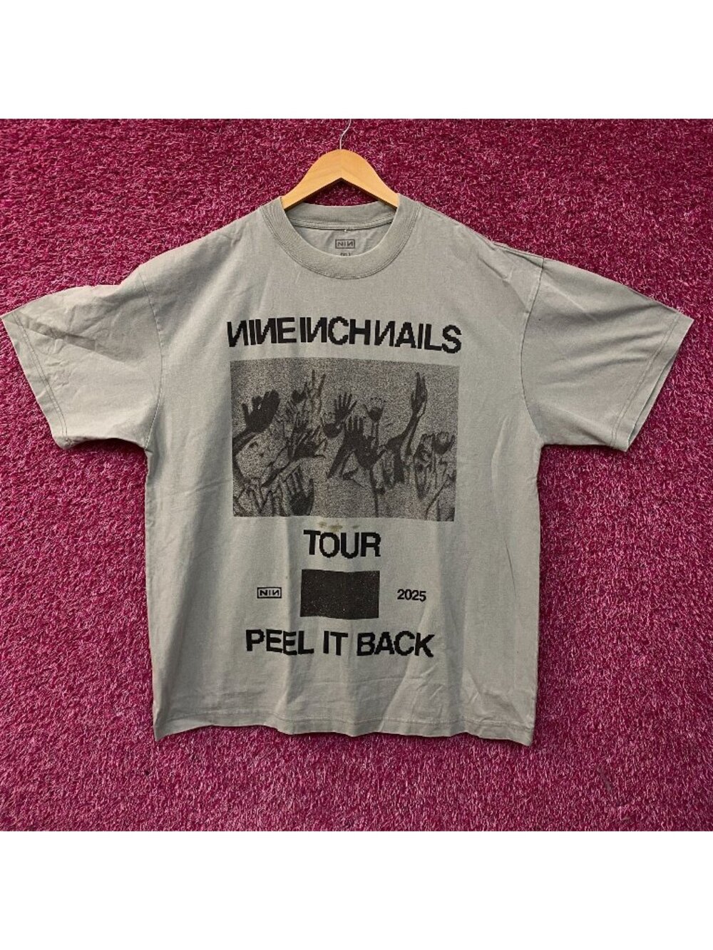 Nine Inch Nails " Peel it Back" 2025 Tour Industrial Rock T-Shirt XL